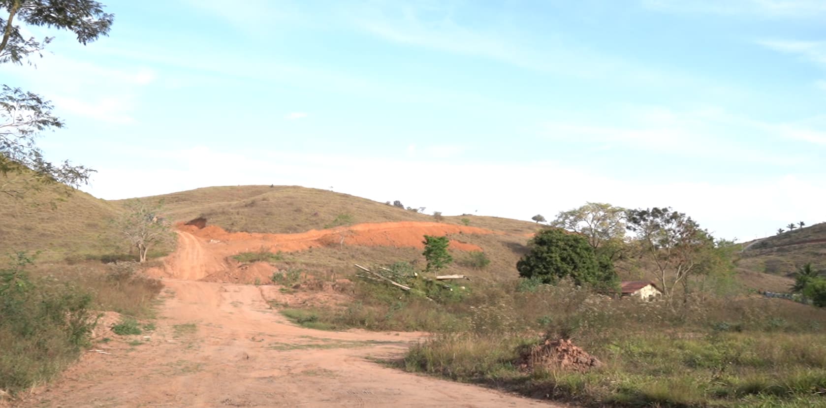 Vista panorâmica privilegiada das chácaras em morros - Jardins do Pontal Governador Valadares